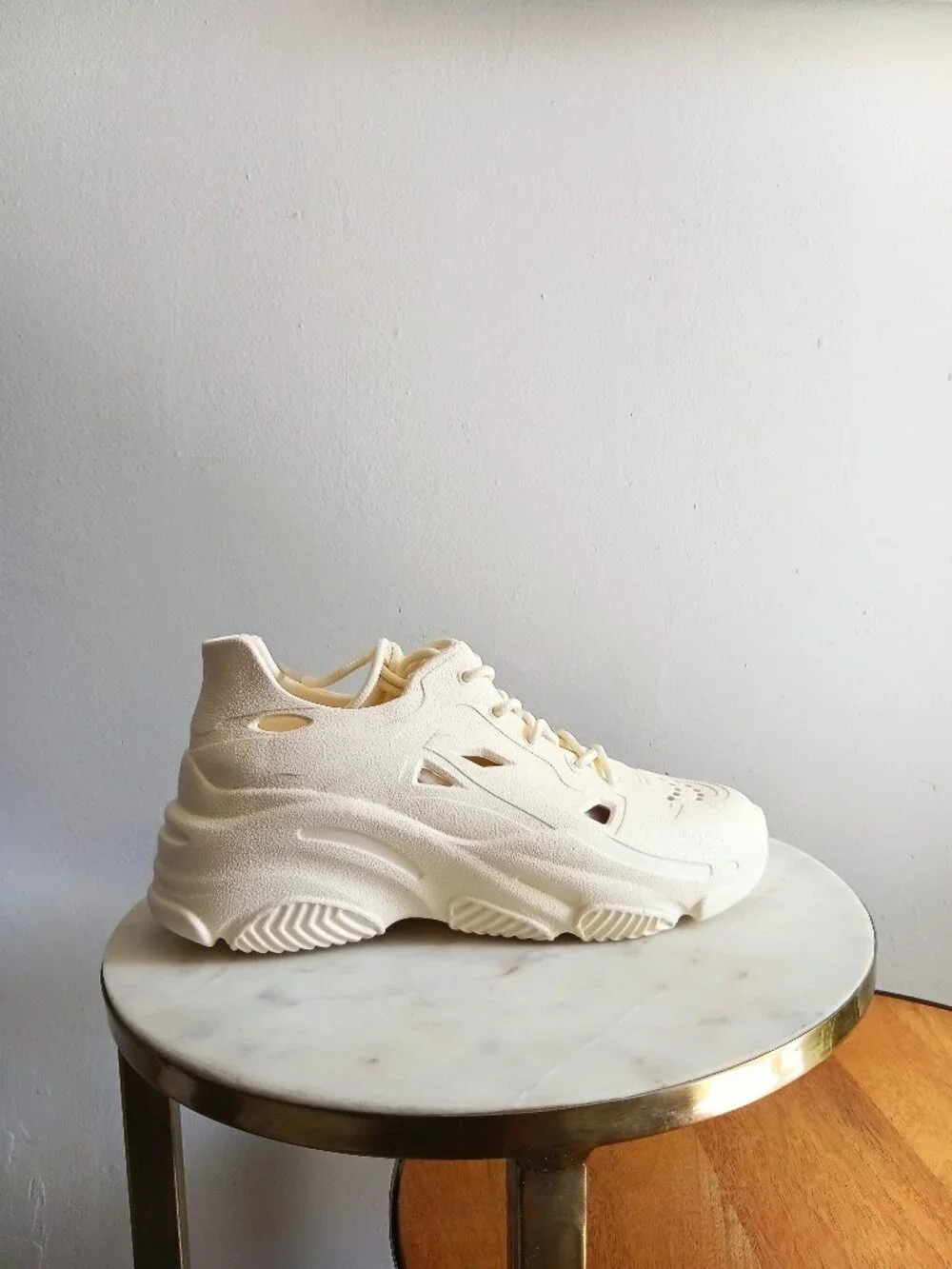 Cape Robbin Wallis Cut Out Detail Sneaker